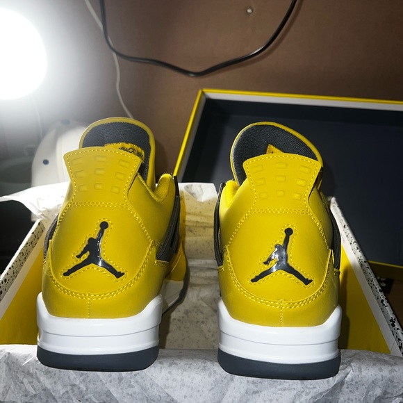 Jordan 4 retro (lightning) - Picture 4 of 10
